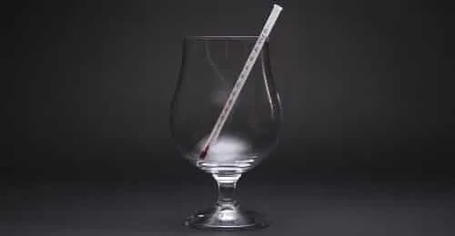 Cristalería y temperatura adecuada para cada estilo de cerveza Vaso con termometro