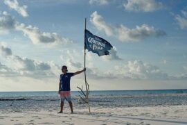 La alianza global de Corona y Parley for the Oceans