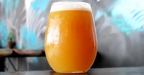 Vaso de New England IPA
