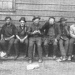 Niño camino a comprar cerveza Growler