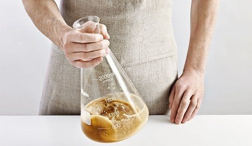 Yeast starter Manual yeast starter agitation