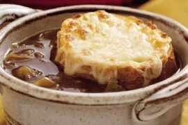 Sopa de cebolla a la cerveza