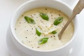 Receta de sopa de ajos asados en aceite de oliva con cerveza