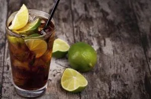 Cóctel Piscola Cóctel Piscola