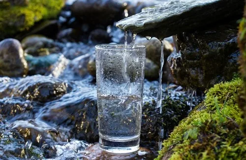 Eau de source Eau de source