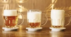 Tipos de servicio de Pilsner Urquell Tipos de servicio Pilsner Urquell