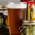 Pickles con cerveza IPA