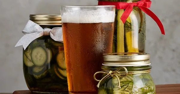 Pickles con cerveza IPA