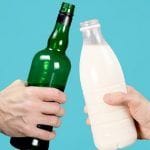 ¿Tomar cerveza es mejor que tomar leche?