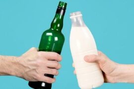 ¿Tomar cerveza es mejor que tomar leche?