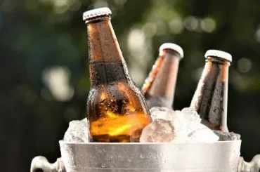 Como enfriar una cerveza rápido