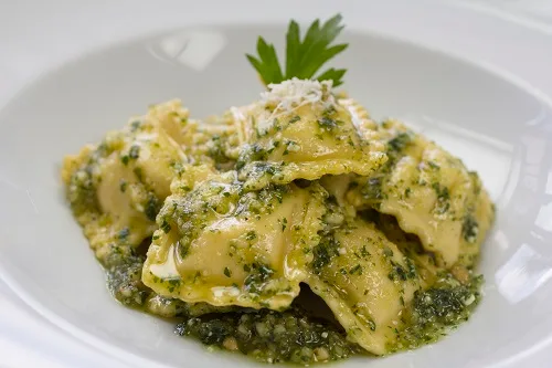 Raviolis de espinacas y ricotta Raviolis de espinacas y ricotta