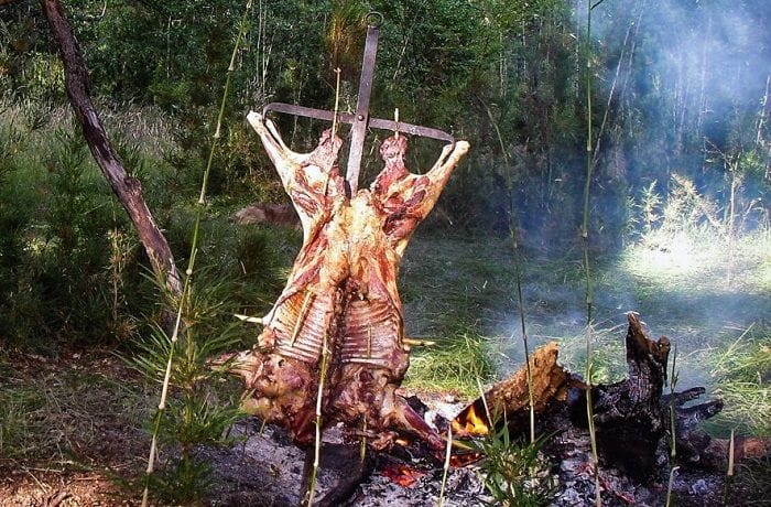 Cordeiro no espeto