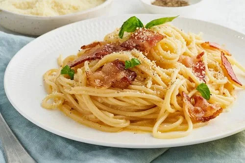 Spaghetti alla carbonara Spaghetti alla carbonara
