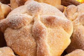 Pan de muerto con cerveza