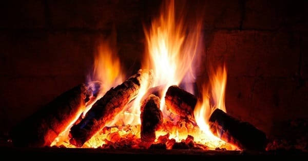 Madera de haya ardiendo