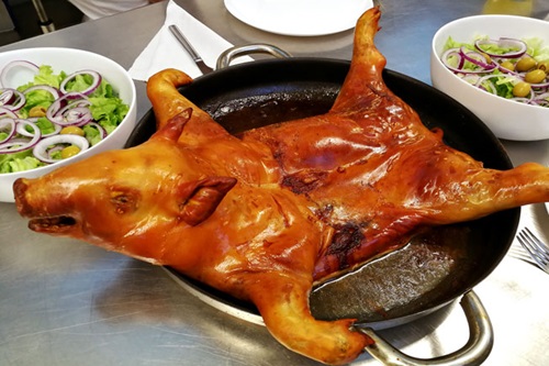 Cochinillo asado segoviano Cochinillo asado segoviano