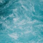 Gestión hídrica industrial en Latinoamérica, imagen de agua en movimiento