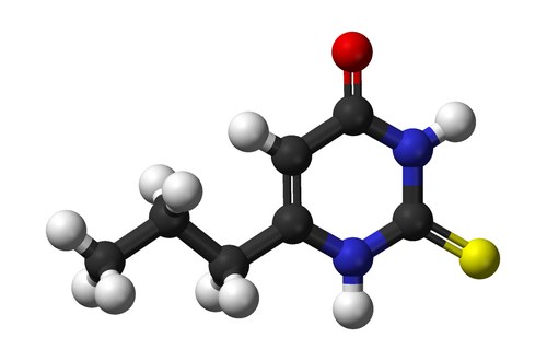 Molécula de 6-n-propiltiouracilo (PROP), el compuesto que se usa para identificar a los supercatadores